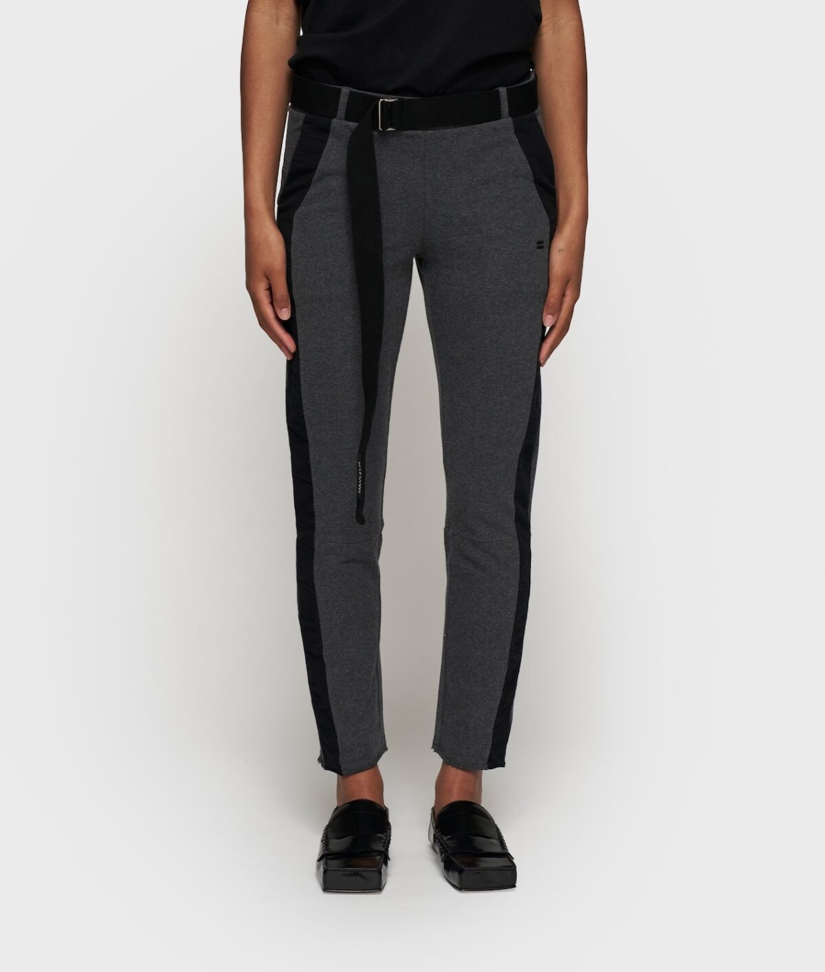 Belted Cropped Jogger Tape von 10Days