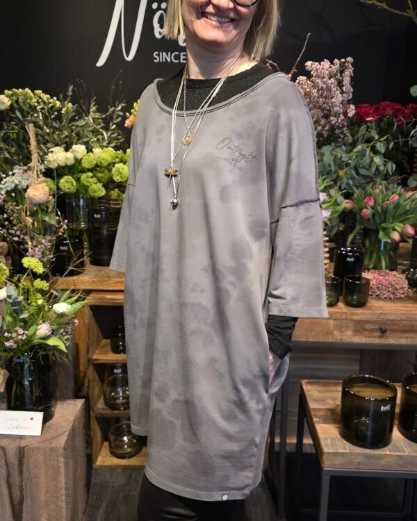 Sweatkleid Issy von Outryght