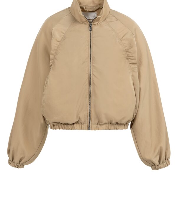 Kurze Oversize Jacke mit Plisseedetails von Yaya