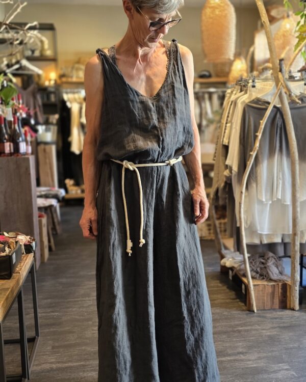 Jumpsuit Hira von Outryght aus Leinen