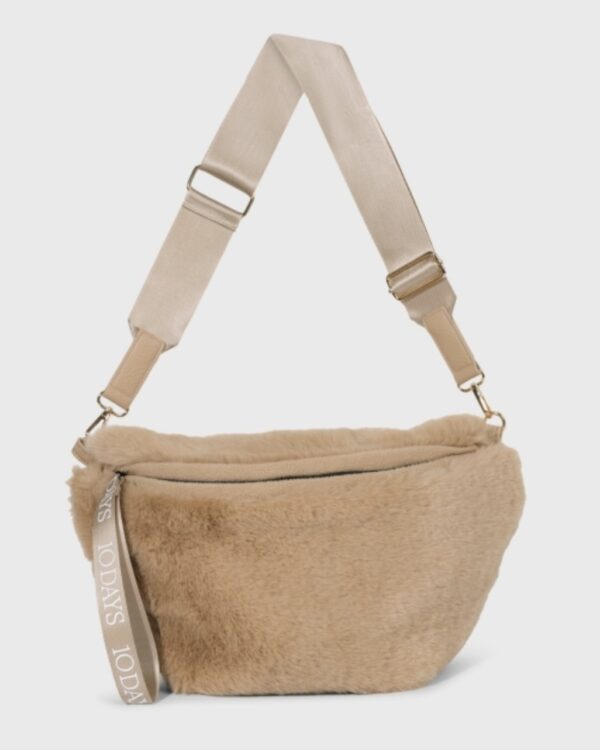 Flauschige Bauchtasche von 10DAYS